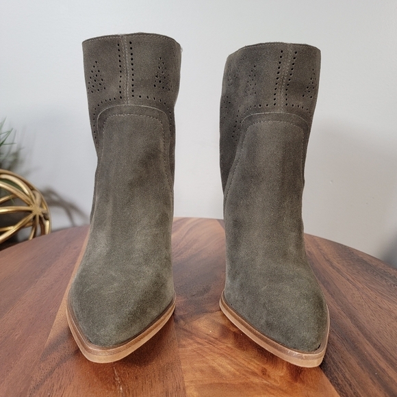 Vince Camuto Green Suede Boots Western Perforated Pointed Toe Size 7.5 - Picture 5 of 15